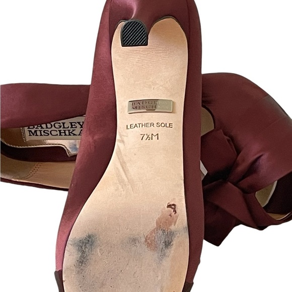 Badgley Mischa Mishka Plum Silk Satin Peep Toe Bow Platform Heel Size 7.5 - Picture 6 of 9